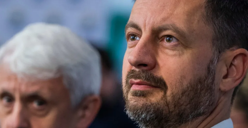 Read more about the article Poslednýkrát ako premiér? Heger sa naposledy prihovoril v NR SR: Toto je splnený sen Fica a Pellegriniho!