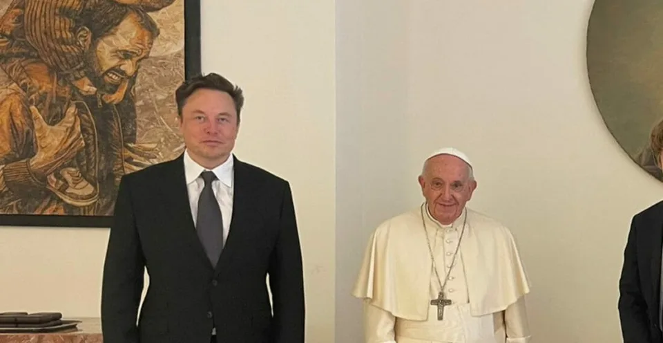 Read more about the article FOTO Prelomil mlčanie: Musk ukázal seba a svoje deti na fotografii s pápežom!