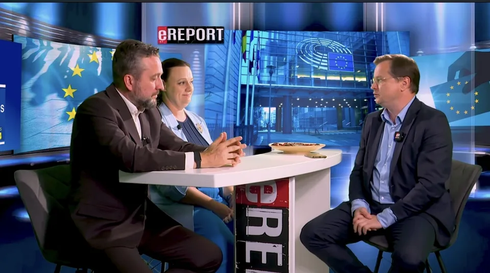 Read more about the article Blaha a Roth Neveďalová: Zatriasli sme Slovenskom, teraz je na čase zatriasť Bruselom