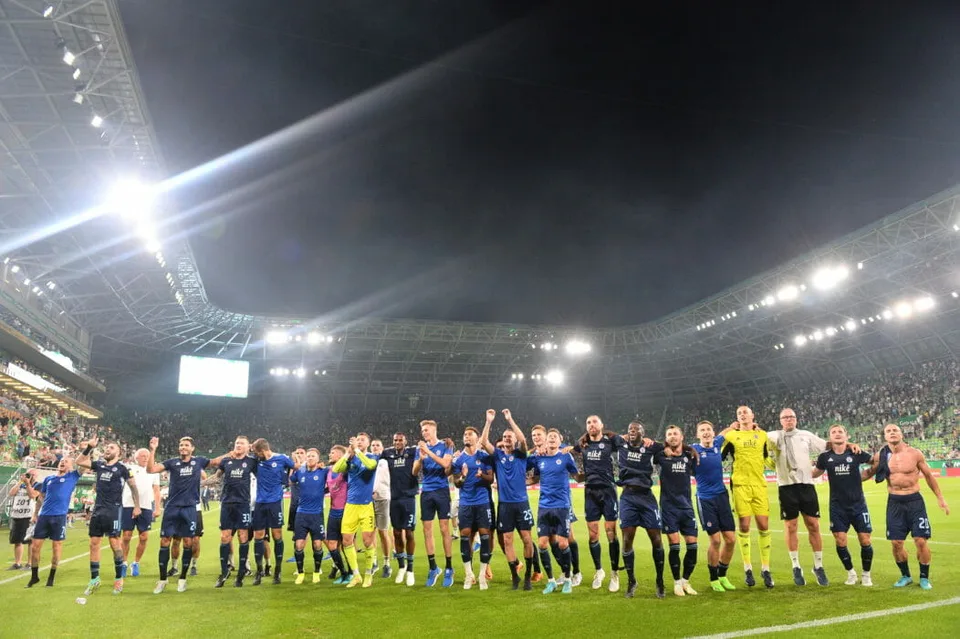 Read more about the article Zápas Slovan : Ferencváros sprevádzajú opatrenia: Bratislava bude plná policajtov a dopravných obmedzení!