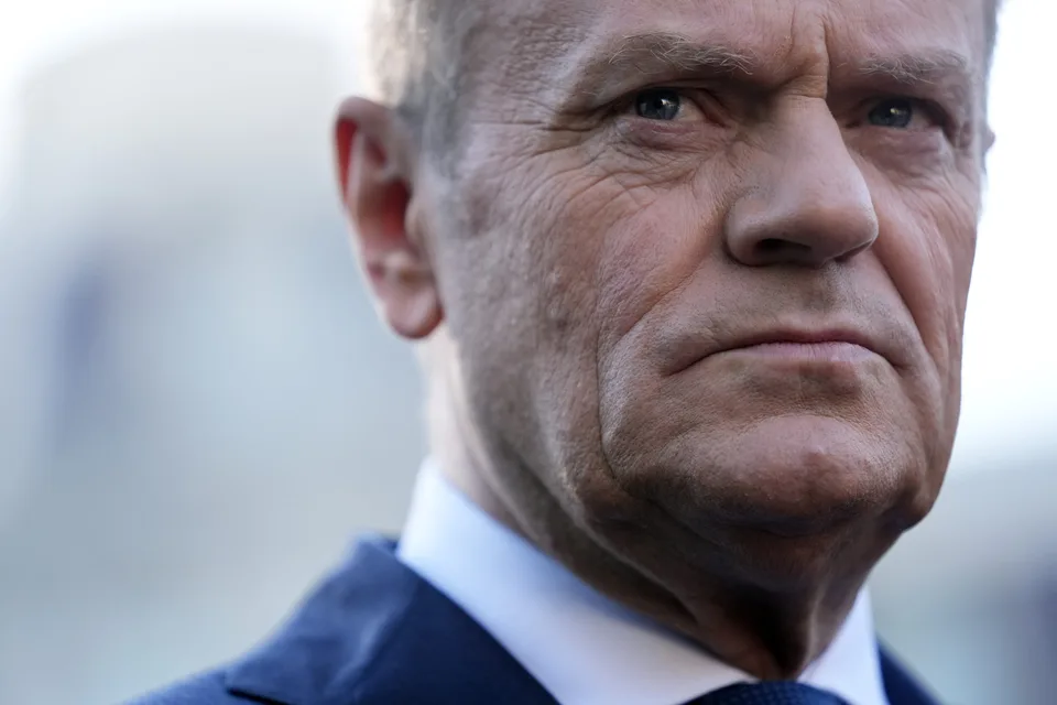 You are currently viewing Poľsko bojuje proti dezinformáciám: Tusk varuje pred zásahmi zo zahraničia