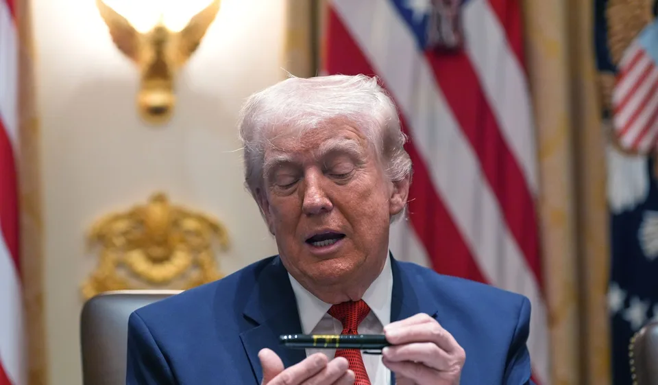 Read more about the article Trump: USA zničia most či elektráreň v Iráne vždy, keď zaútočí na loď v Hormuze