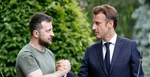 Macron, vpravo, a Zelenskyj