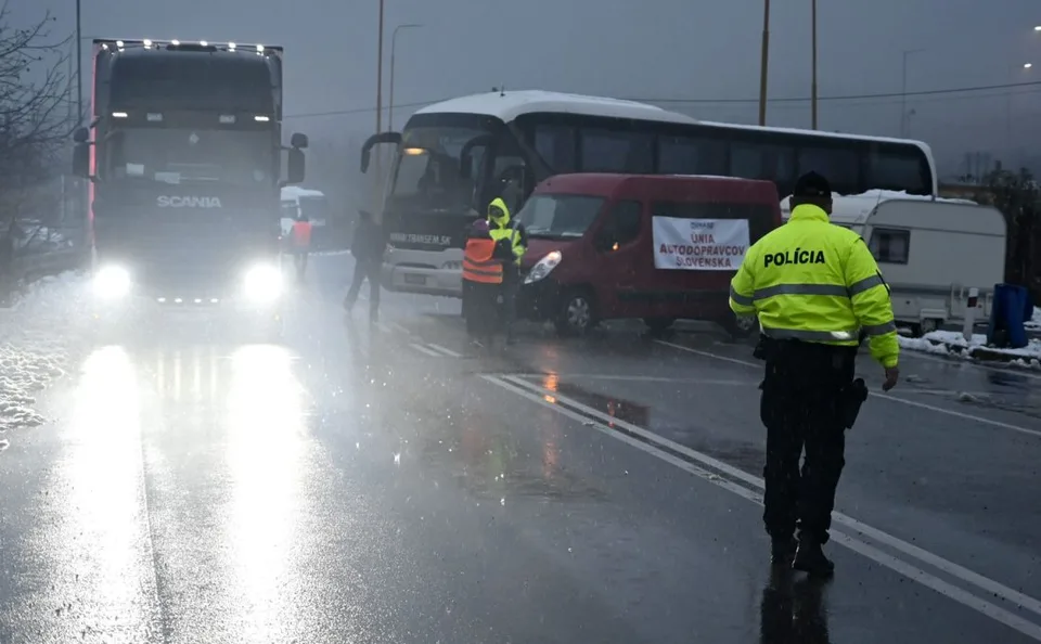 Read more about the article Autodopravcovia zablokovali hraničný priechod Vyšné Nemecké: Obmedzenie má trvať do odvolania