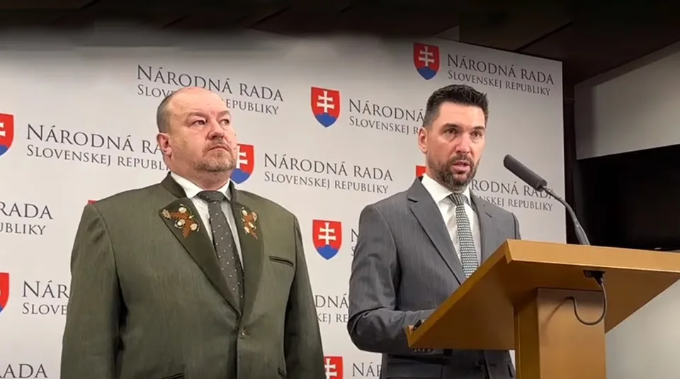 Read more about the article Takáč s Huliakom sa spojili: Podávajú trestné oznámenie za lykožrútovú kalamitu!