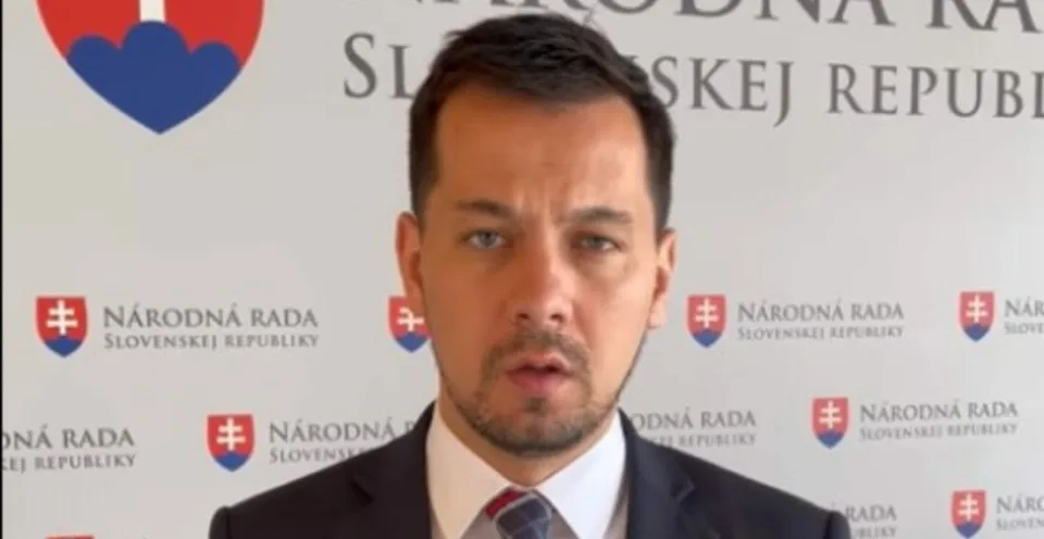 Read more about the article VIDEO Šeliga: Odkazujem Ficovi, že túto vojnu nikdy nevyhrá. Slovensko patrí nám!