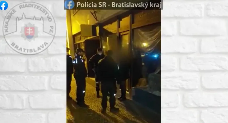Read more about the article Skupina 20 ľudí sa napriek opatreniam veselo zabávala v bratislavskom podniku