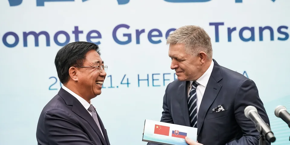 Read more about the article Nová kapitola spolupráce s Čínou: Premiér Fico podporuje strategické investície pre Slovensko