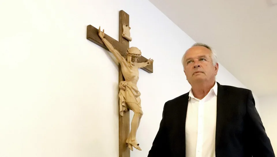 Read more about the article Zástupca rodiny Lučanských: Môžete sa aj poč….ť, mňa sa nezbavíte!