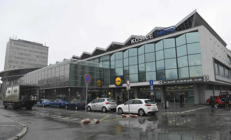 Read more about the article Košická stanica eviduje nával utečencov, polícia posilnila: Migranti sú prevažne z Afriky!