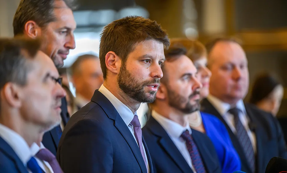 Read more about the article Referendum aj zatajený Eurobarometer potvrdili, že médiá a opozícia o nespokojnosti Slovákov klamú