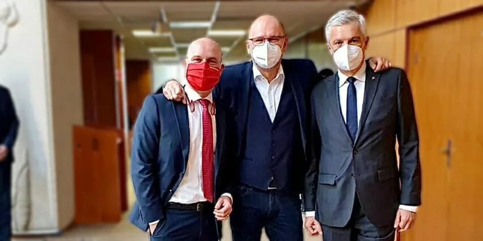Read more about the article SaS plne stojí za Kolíkovou: Nikdy sa nepostavíme na stranu konšpirátorov zo Smeru!
