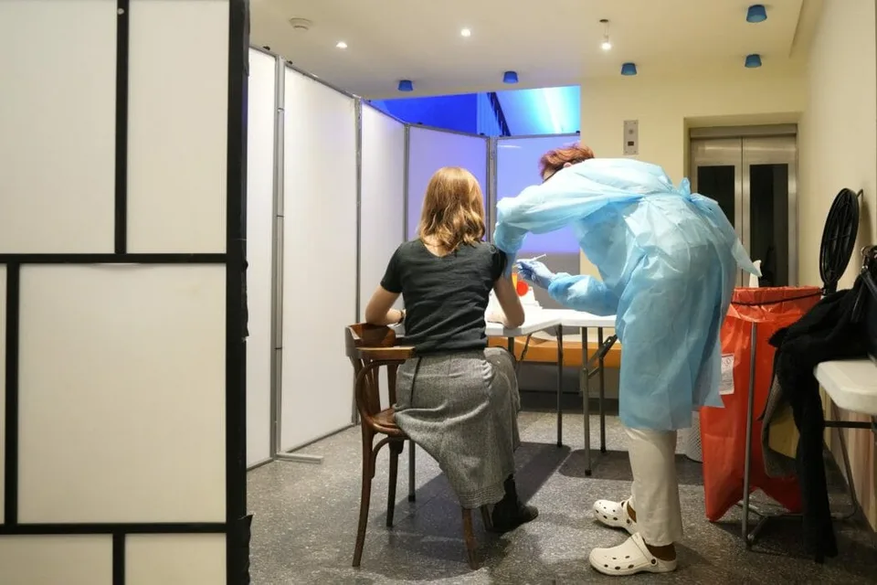 Read more about the article Treťou dávkou vakcíny proti COVID-19 je na Slovensku zaočkovaných vyše 162.000 ľudí