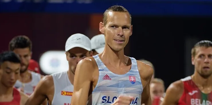 Matej Tóth si dáva na tréningu mega porciu kilometrov