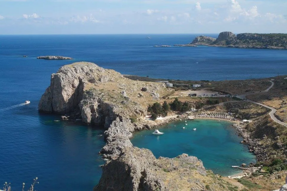 Read more about the article Zdarma na Rodos! Grécko ponúklo evakuovaným turistom z ostrova týždeň dovolenky