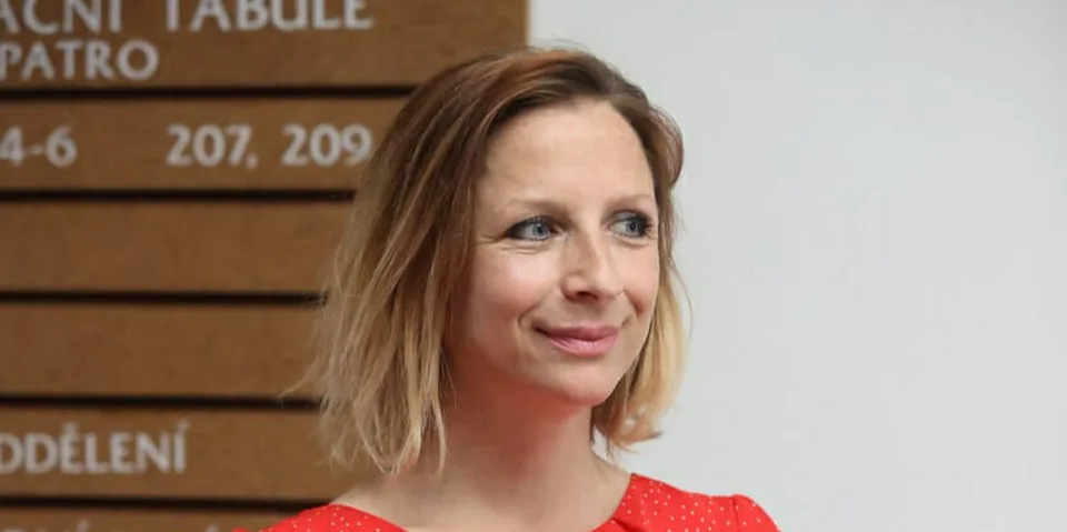 Read more about the article Žena zakladateľa Alzy bojuje na súde o deti. Hádajú sa aj o peniaze!