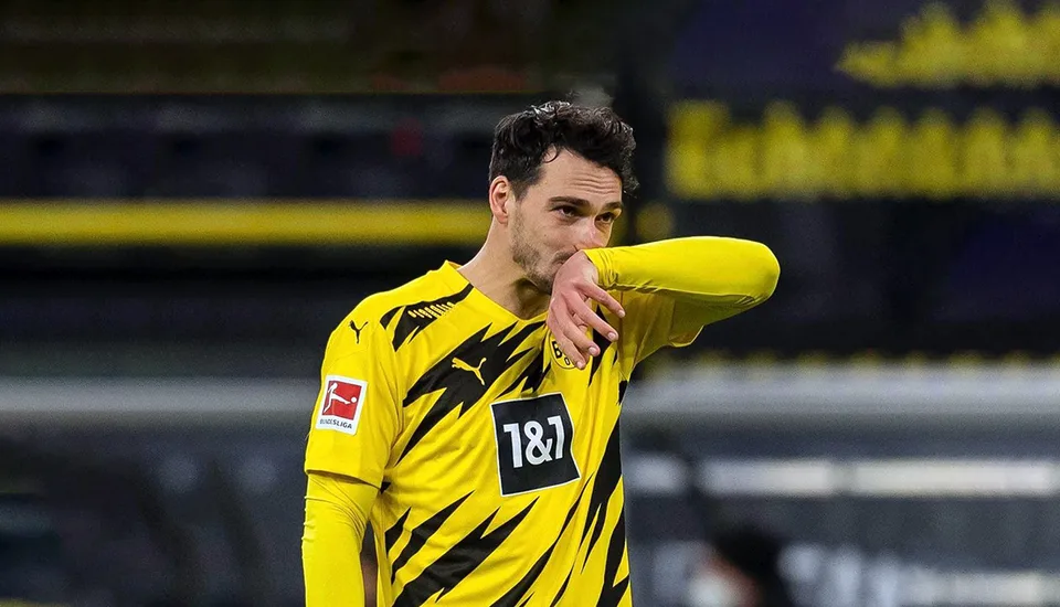 Read more about the article Duda dostal červenú kartu, Dortmund dostal päťku od nováčika