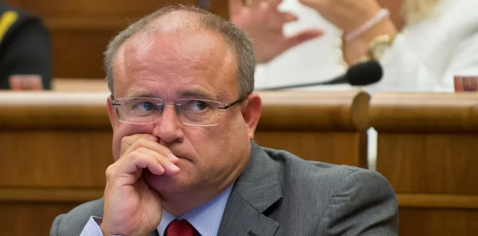 Read more about the article Toto rodičov nepoteší. Mihál vraj praskol na Matoviča toto tajomstvo