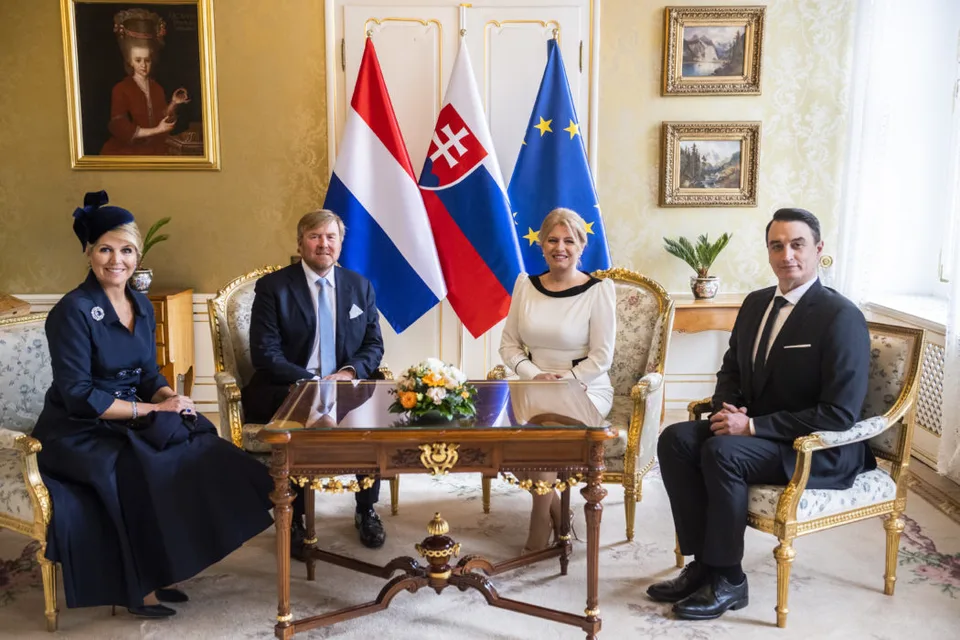 Read more about the article VIDEO Holandský panovnícky pár na Slovensku privítala prezidentka. Kráľ si uctí obete totality i zavraždeného novinára