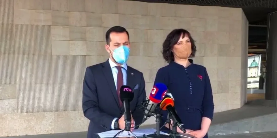 You are currently viewing VIDEO Fico ich dal do pozoru! Šeliga, Remišová a Grendel: Vyhráža sa prokurátorom a sudcom!
