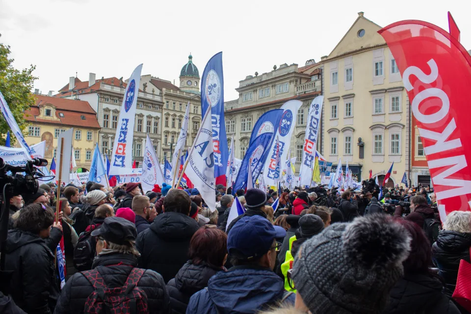 Read more about the article Českí odborári chcú protestovať aj naďalej! Premiér Fiala odmieta diskutovať pod tlakom