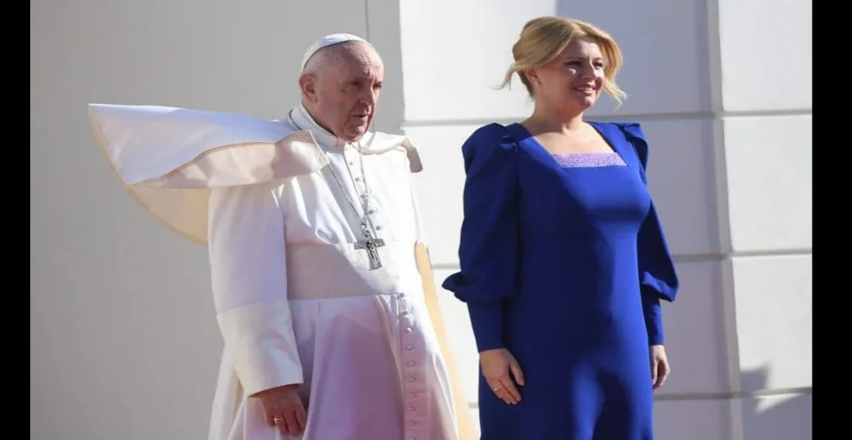 Read more about the article FOTO Prezidentka sa stretla s pápežom Františkom v Prezidentskom paláci