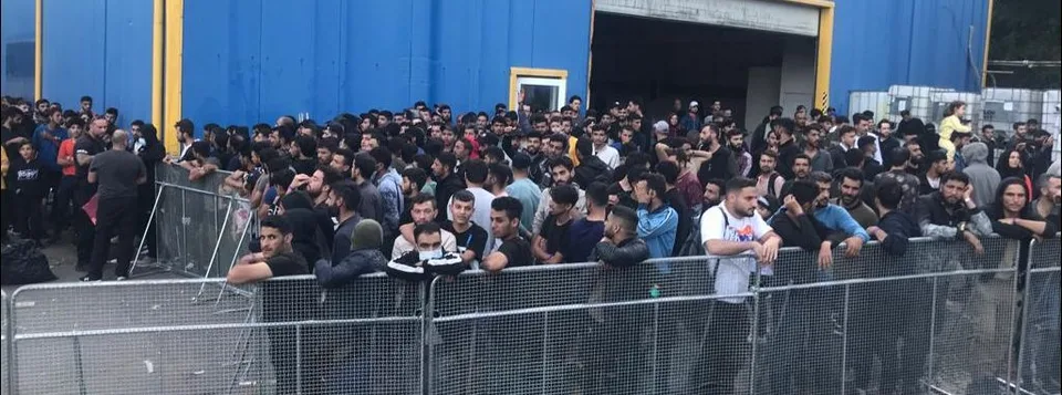 Read more about the article VIDEO Polícia o migrantoch: Nie je pravda, že nevieme určiť ich štátnu príslušnosť! A prečo majú rovnaký dátum narodenia?