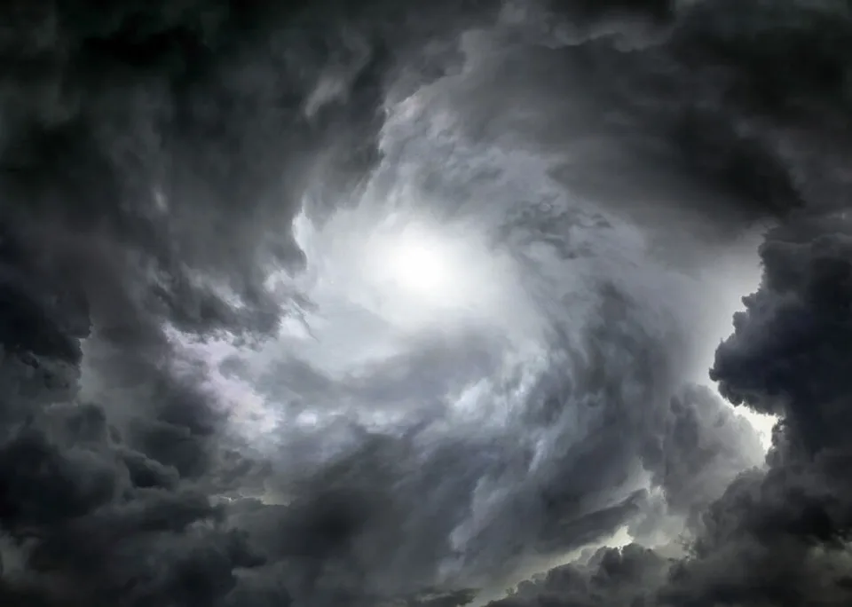 You are currently viewing Meteorológovia upozorňujú na nočné búrky s krúpami
