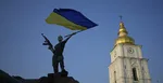 Oblohu nad ukrajinským hlavným mestom v stredu večer rozžiaril záblesk, ktorého pôvod nie je jasný.