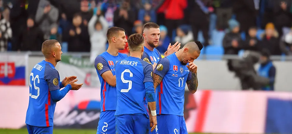 Read more about the article VIDEO Neubránil sa slzám: Marek Hamšík sa rozlúčil s reprezentačnou kariérou pred plným štadiónom!