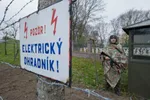 ostnantý drôt elektrický ohradník hranica pohraničné pásmo