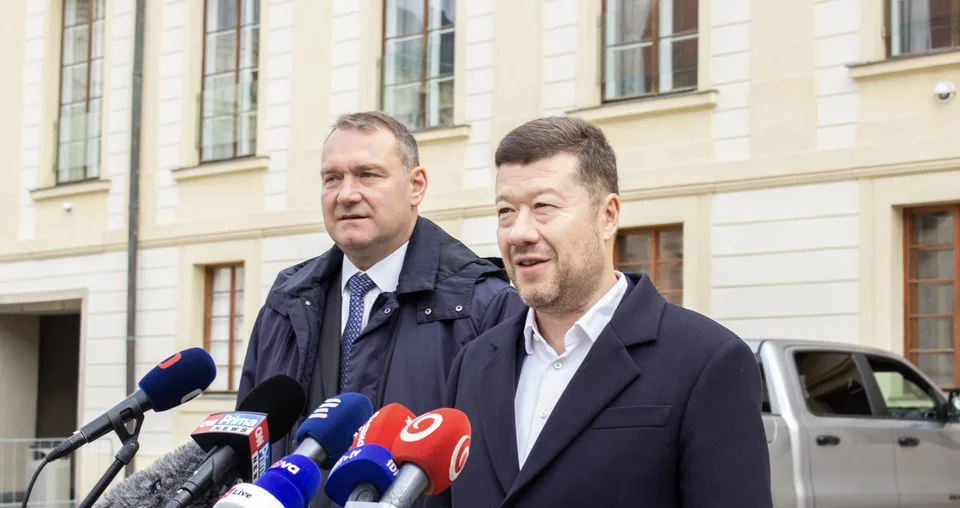 You are currently viewing Dodržal slovo. Okamura nariadil zvesenie ukrajinskej vlajky z budovy Poslaneckej snemovne