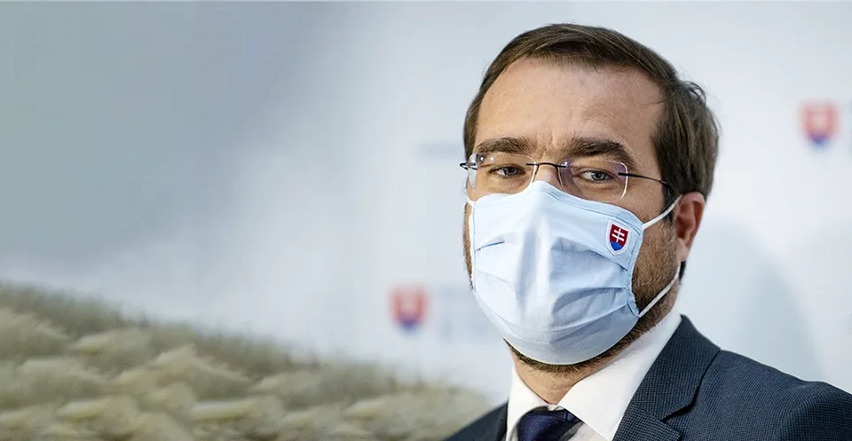 Read more about the article Krajčí povolil používanie ruskej vakcíny: Zodpovednosť nechal na lekároch