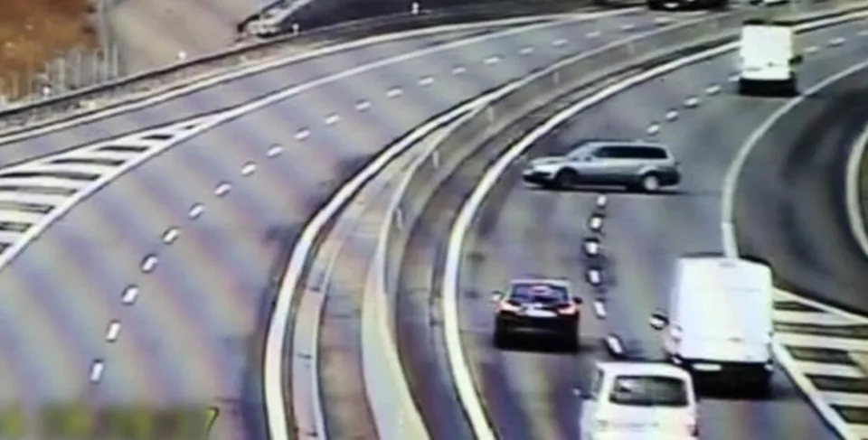 Read more about the article VIDEO Napätá situácia na R1: Vodič na diaľnici jazdil v protismere. Prešiel takmer dva kilometre