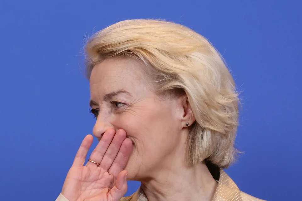 Read more about the article Sledovanie konverzácií dostalo zelenú. Brusel fintou pretlačil Chat Control napriek nesúhlasu