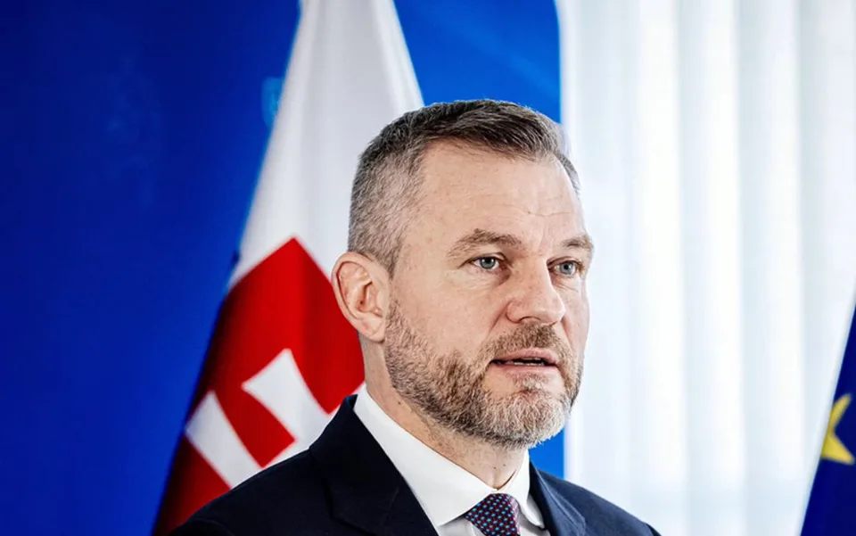 Read more about the article Ešte ani neúraduje a už ho pozývajú na návštevu. Peter Pellegrini je v kurze