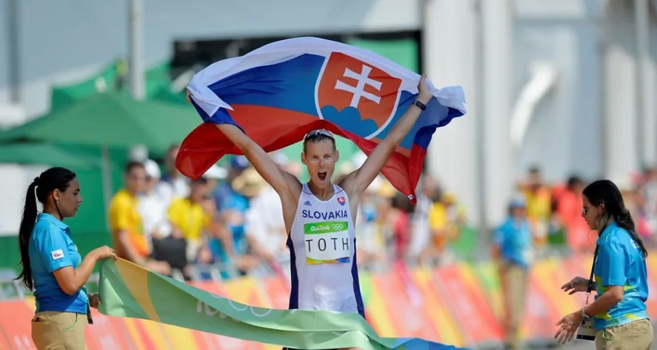 Read more about the article OH2020-Atletika: Tóth vyhral Dudinskú päťdesiatku a splnil limit do Tokia