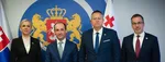 Minister práce, sociálnych vecí a rodiny Erik Tomáš s podpredsedníčkou a ministerkou hospodárstva Denisou Sakovou, ministrom financií Ladislavom Kamenickým a guvernérom NBS Petrom Kažimírom na pracovnej návšteve Gruzínska