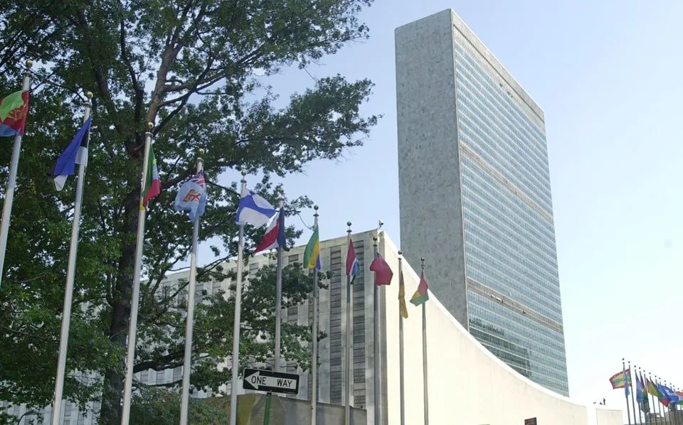 Read more about the article Dráma v srdci Manhattanu: Pred sídlom OSN v New Yorku sa upálil muž