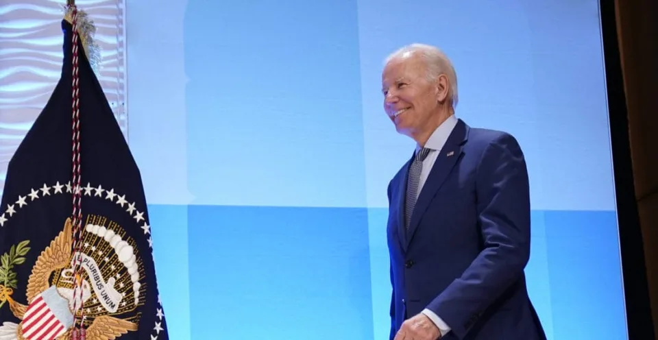 Read more about the article Porušuje Biden federálne právo? Najvyšší súd odmietol námietky proti povinnému očkovaniu zdravotníkov!