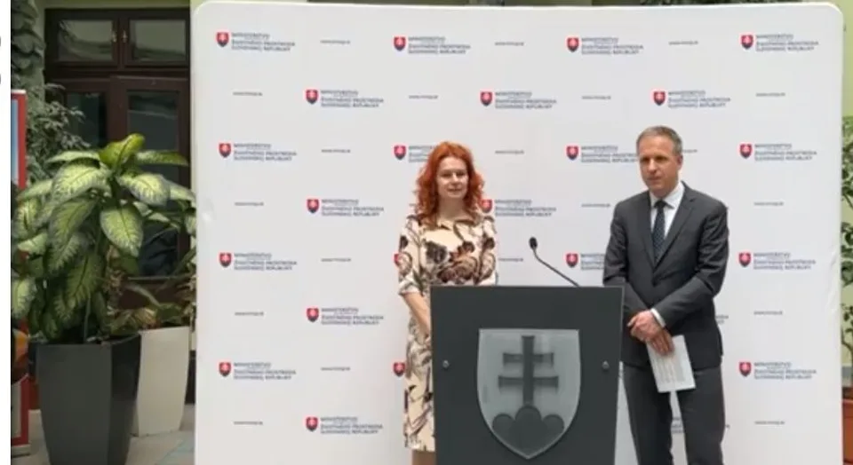 Read more about the article VIDEO Rezort životného prostredia rozdá 317 miliónov eur. Bude to z plánu obnovy na ekologizáciu troch podnikov