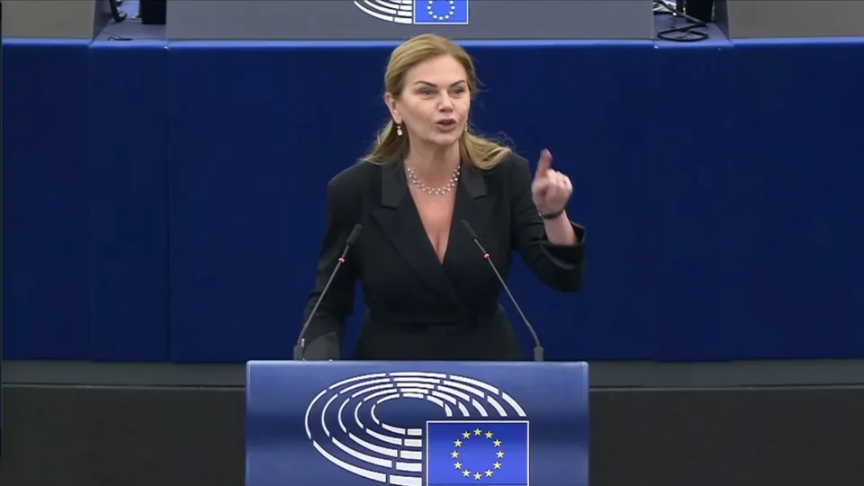 Read more about the article Monika Beňová zamierila, odistila a spustila paľbu. Schytali to Denník N a Jaro Naď
