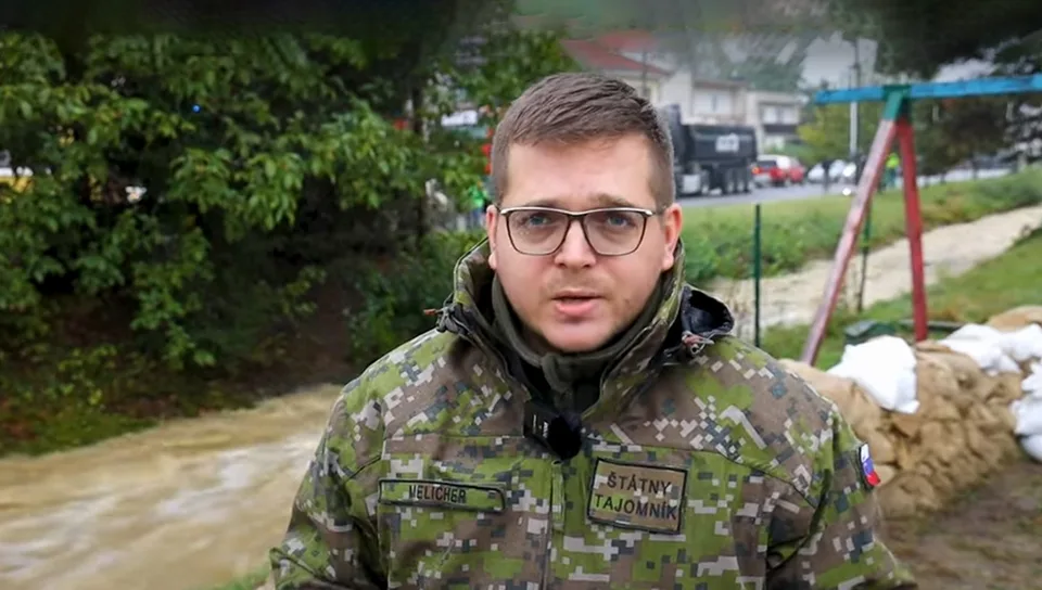 Read more about the article Slová vďaky: Melicher dáva dole klobúk pred vojakmi, hasičmi a policajtmi, za tvrdú prácu počas povodní