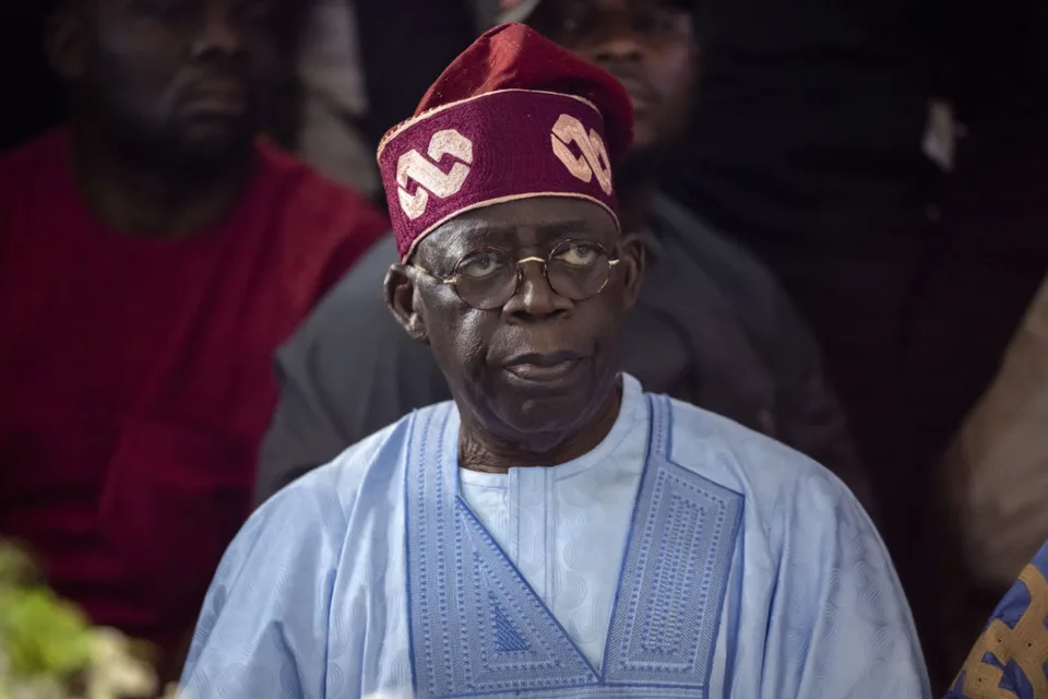 Read more about the article Nigéria má nového prezidenta. 71-ročný Bola Tinubu zložil v Abuji slávnostný sľub