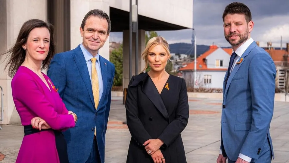 Read more about the article Eurovoľby: Cifrová Ostrihoňová kandiduje za PS! Zneužila RTVS a na objektívnu sa len hrala
