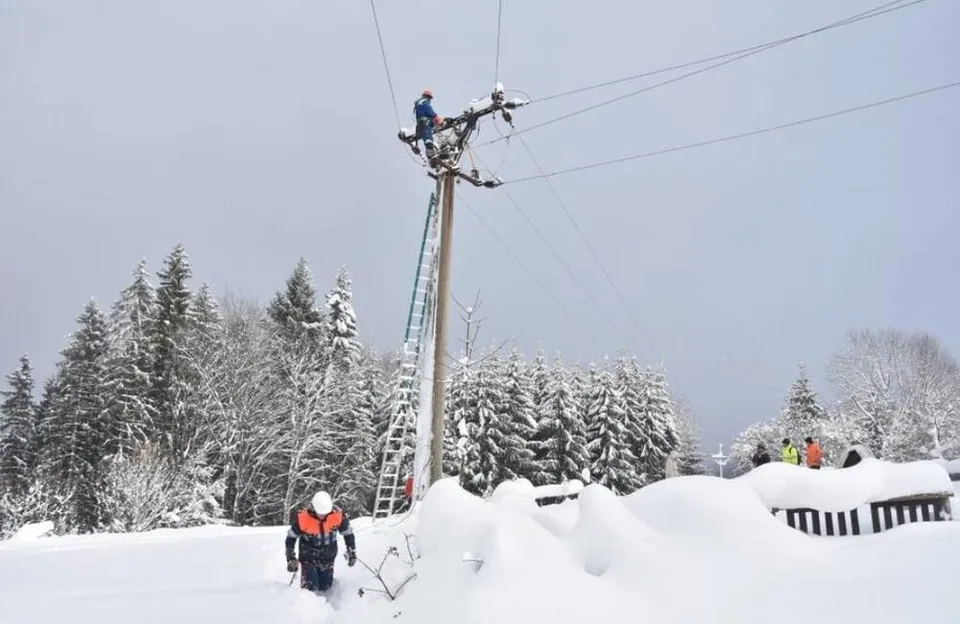 Read more about the article Smola ich neobišla ani počas Vianoc! Tisíce domácnosti zostali na Štedrý večer bez elektriny