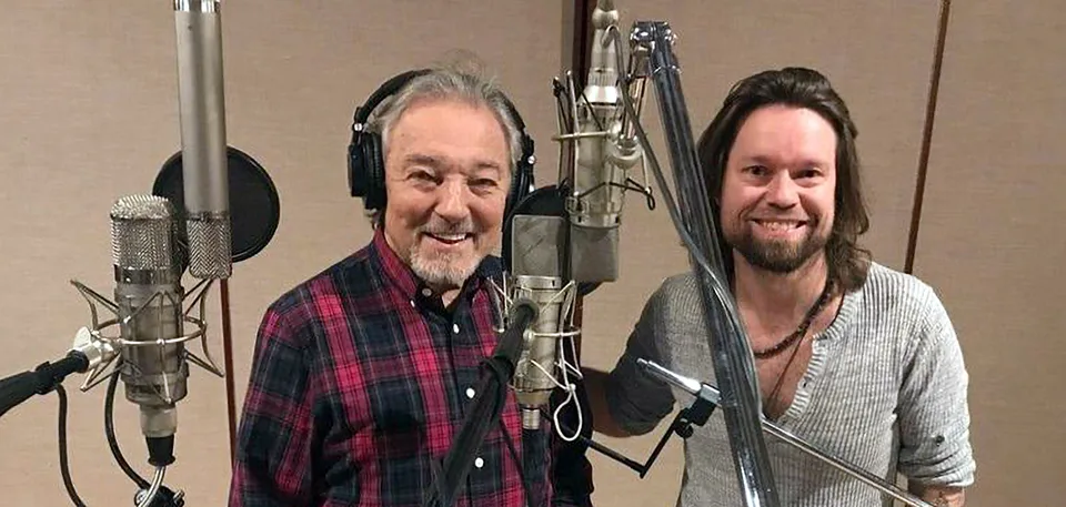 Read more about the article Pripravte si vreckovky, Vánoční je tu! Richard Krajčo predstavil nové dueto s Karlom Gottom