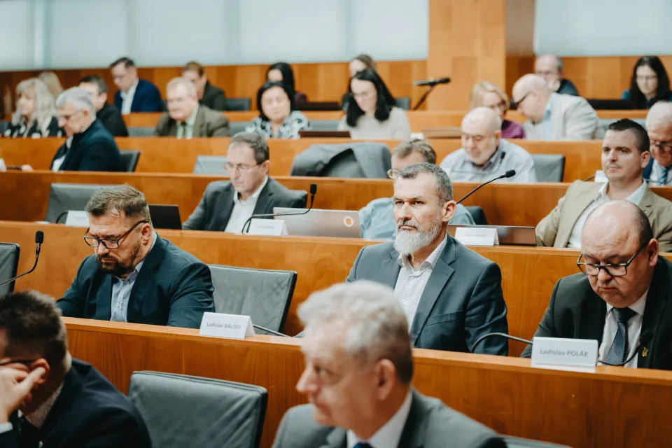 Read more about the article Vznikne krajský mládežnícky parlament aj Inštitút holistického zdravia