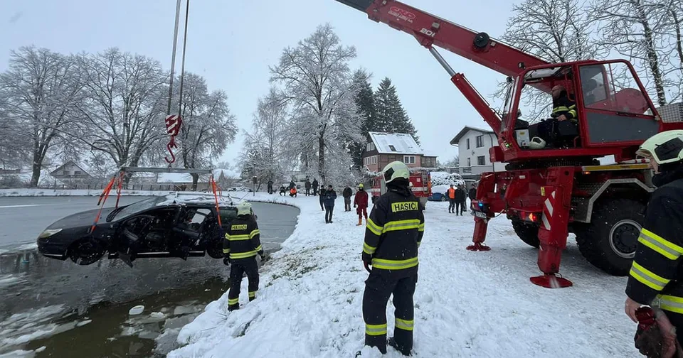 Read more about the article Kalamita! Česko zasypal sneh: Hasiči sú v pohotovosti! Komplikácie na pražskom letisku