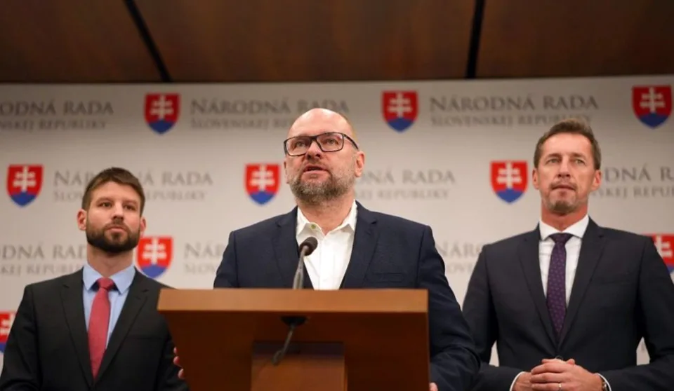 Read more about the article Opozícia kritizuje vládu! Za ukončenie diskusie sa chcú obrátiť na Ústavný súd